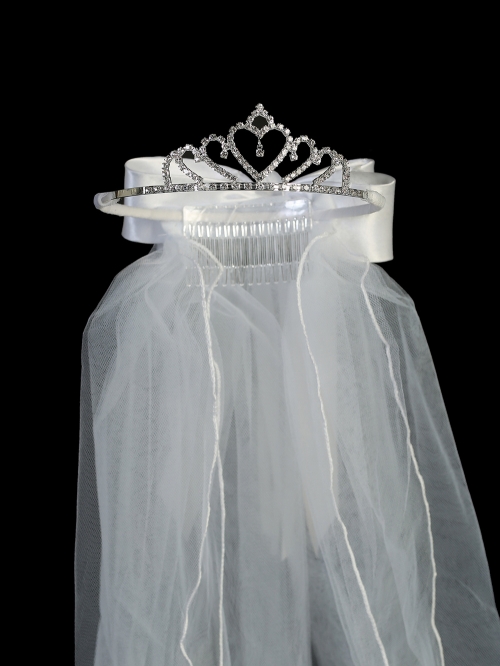Communion veil in tulle with crown